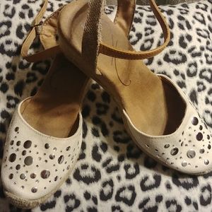 White Mountain canvas sandals